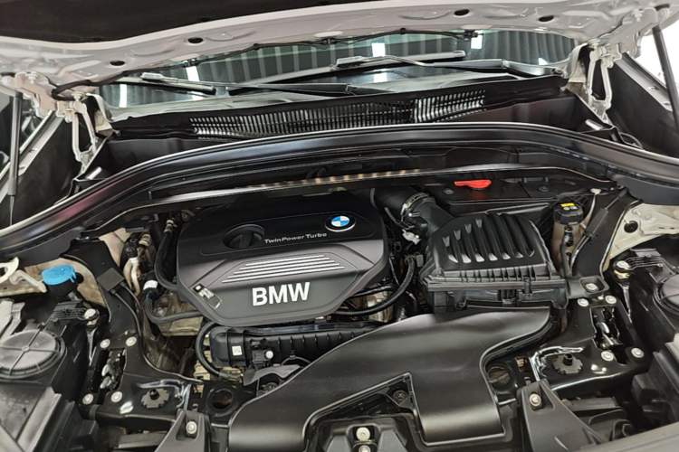 Used BMW X1 2019 sDrive18Li Fashion Model Engine Bay