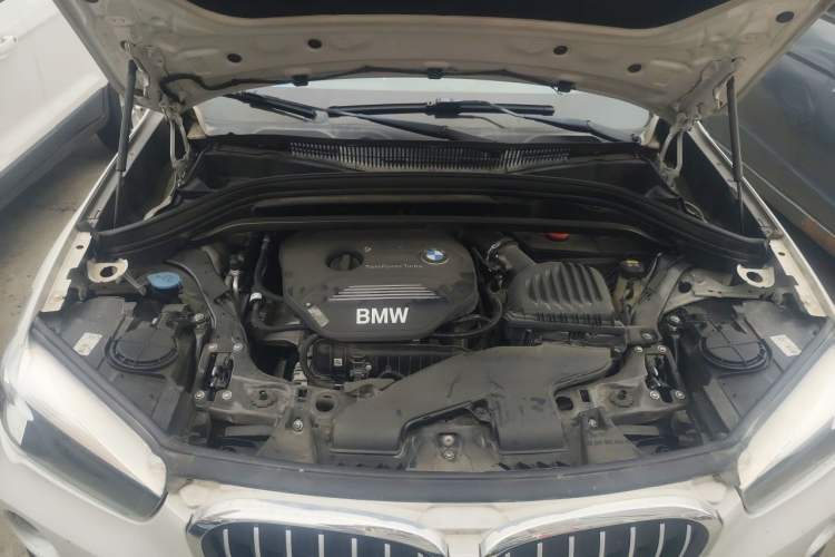 Used BMW X1 2019 sDrive18Li Fashion Model Engine Bay