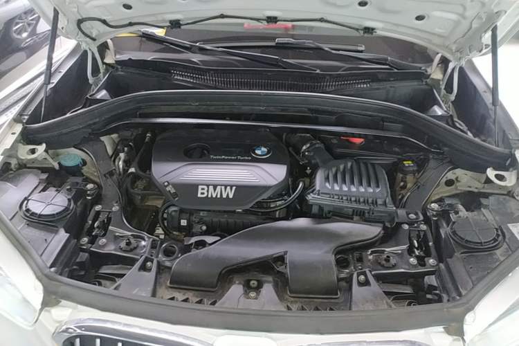 Used BMW X1 2019 sDrive18Li Fashion Model Engine Bay