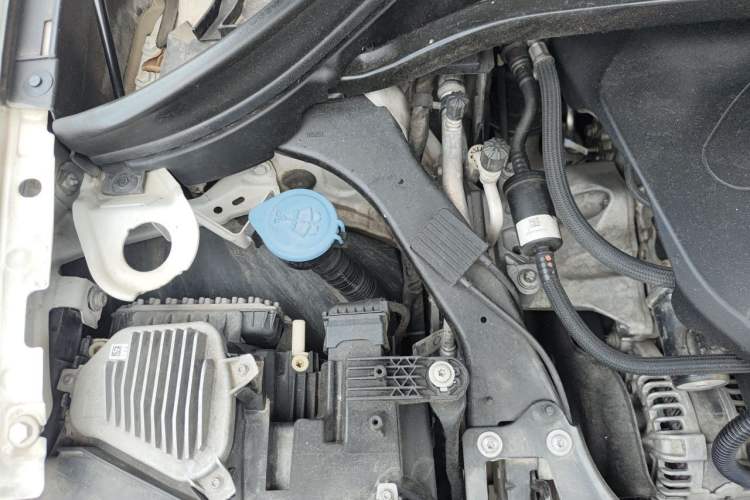 Used BMW X1 2019 sDrive18Li Premium Edition Engine Bay Right