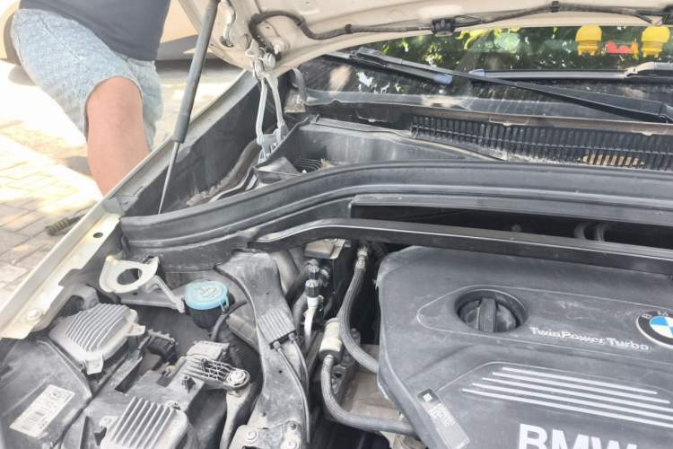 Used BMW X1 2019 sDrive18Li Premium Edition Engine Bay Right