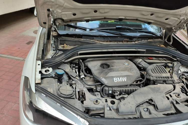 Used BMW X1 2019 sDrive18Li Fashion Model Engine Bay Right