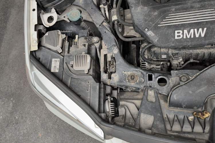 Used BMW X1 2019 sDrive18Li Premium Edition Engine Bay Right