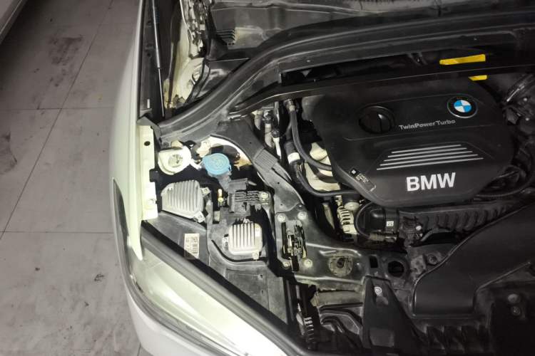 Used BMW X1 2019 sDrive18Li Premium Edition Engine Bay Right