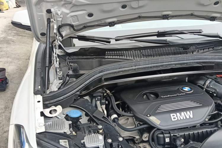Used BMW X1 2019 sDrive18Li Premium Edition Engine Bay Right