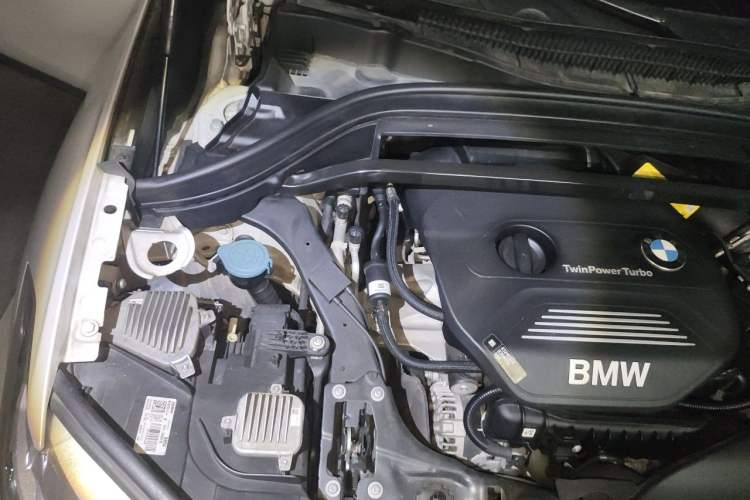 Used BMW X1 2019 sDrive18Li Premium Edition Engine Bay Right