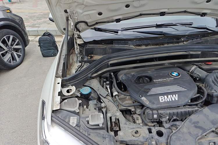 Used BMW X1 2019 sDrive18Li Premium Edition Engine Bay Right