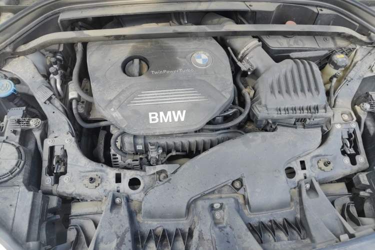 Used BMW X1 2019 sDrive18Li Fashion Model Engine Bay
