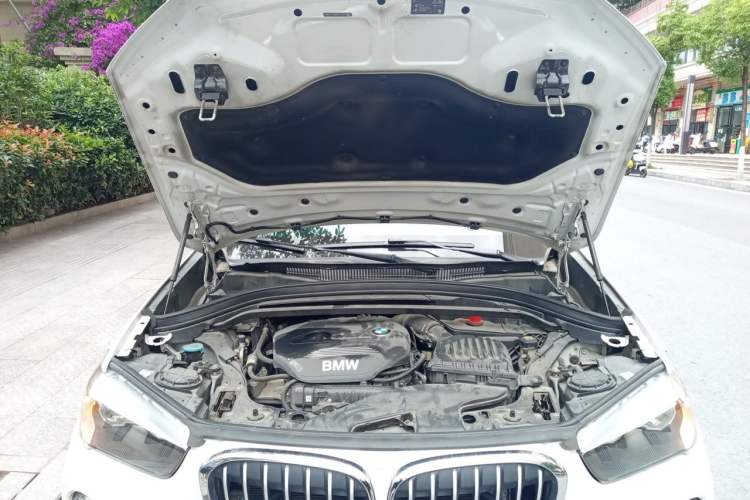 Used BMW X1 2019 sDrive18Li Fashion Model Engine Bay