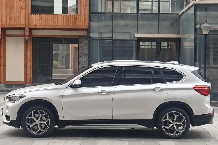 Used BMW X1 2019 xDrive20Li Luxury Model Exterior 3