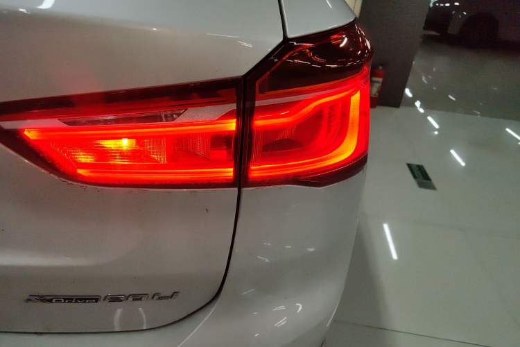 Used BMW X1 2019 xDrive20Li Luxury Model Exterior 3