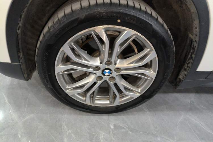 Used BMW X1 2019 sDrive20Li Leading Model Exterior 4