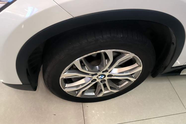 Used BMW X1 2019 sDrive20Li Leading Model Exterior 4