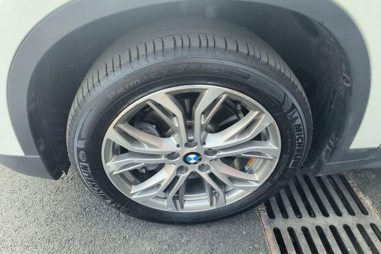 Used BMW X1 2019 sDrive20Li Leading Model Exterior 4