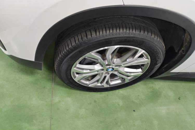 Used BMW X1 2019 sDrive20Li Leading Model Exterior 4