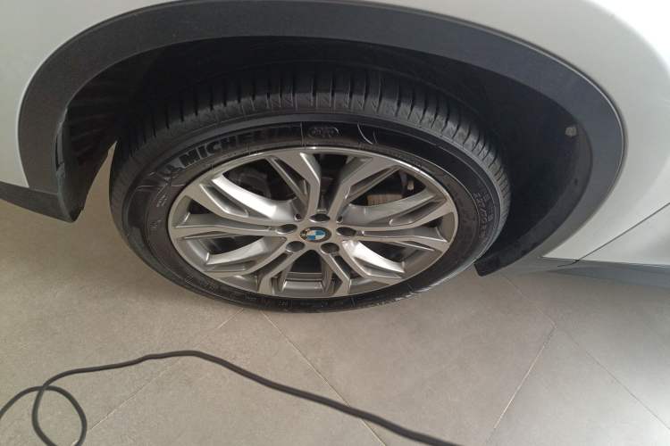 Used BMW X1 2019 sDrive20Li Leading Model Exterior 4