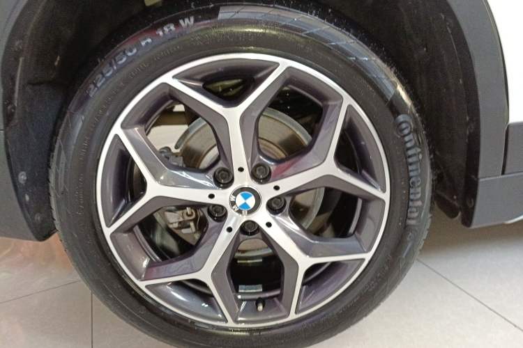Used BMW X1 2019 sDrive18Li Premium Edition Exterior 5