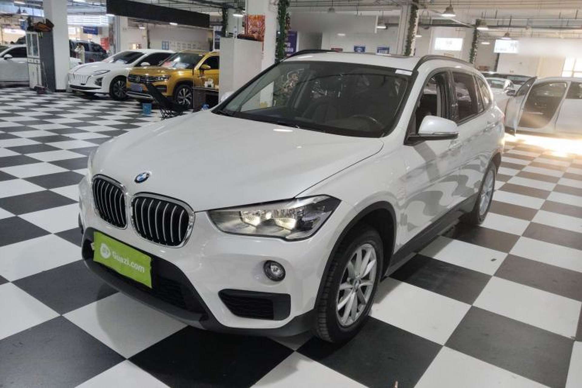 Used BMW X1 2019 sDrive18Li Fashion Model Front Left 45 Deg