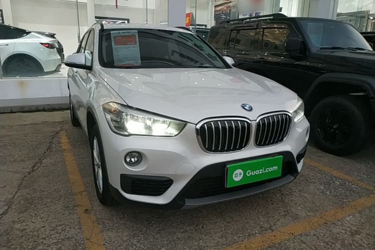 Used BMW X1 2019 sDrive18Li Fashion Model Front Right 45 Deg