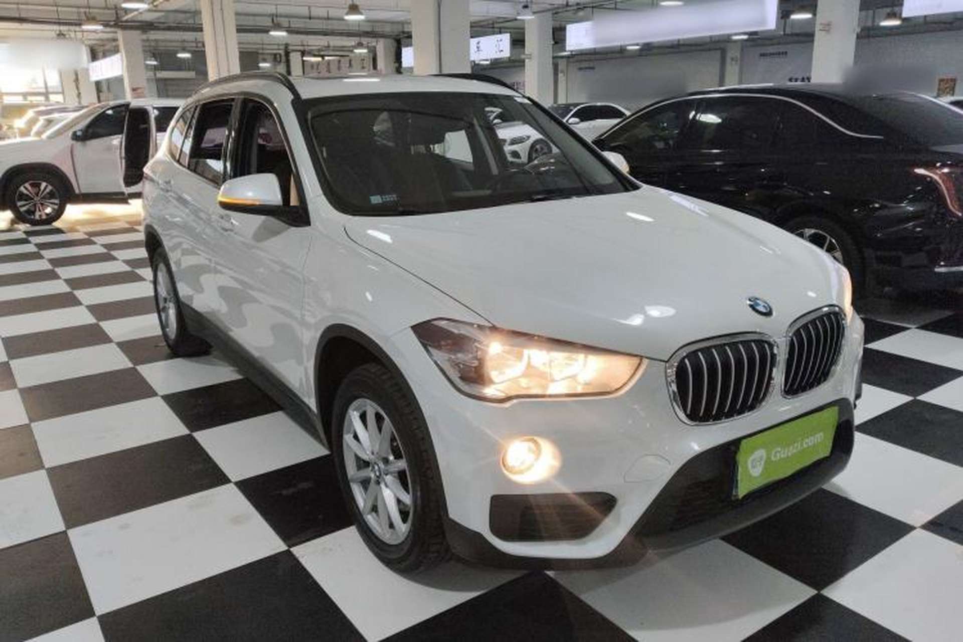 Used BMW X1 2019 sDrive18Li Fashion Model Front Right 45 Deg