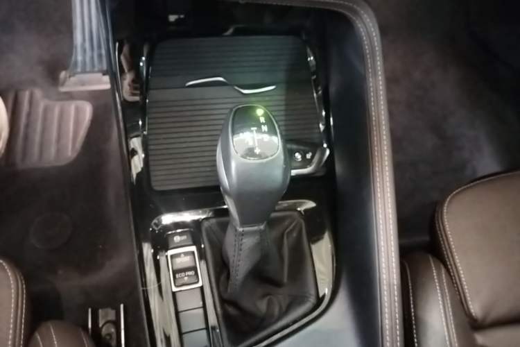 Used BMW X1 2019 sDrive18Li Premium Edition Gear Lever