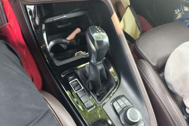 Used BMW X1 2019 sDrive18Li Premium Edition Gear Lever