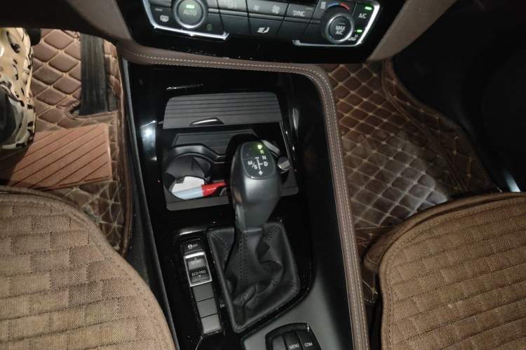 Used BMW X1 2019 sDrive18Li Premium Edition Gear Lever
