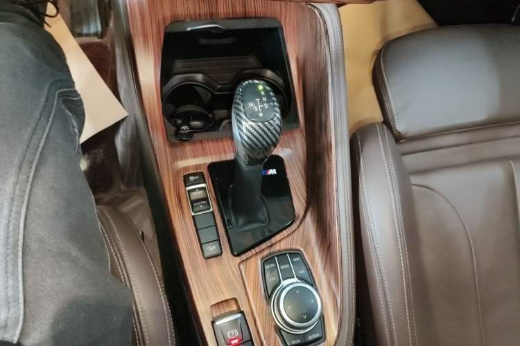 Used BMW X1 2019 xDrive20Li Luxury Model Gear Lever