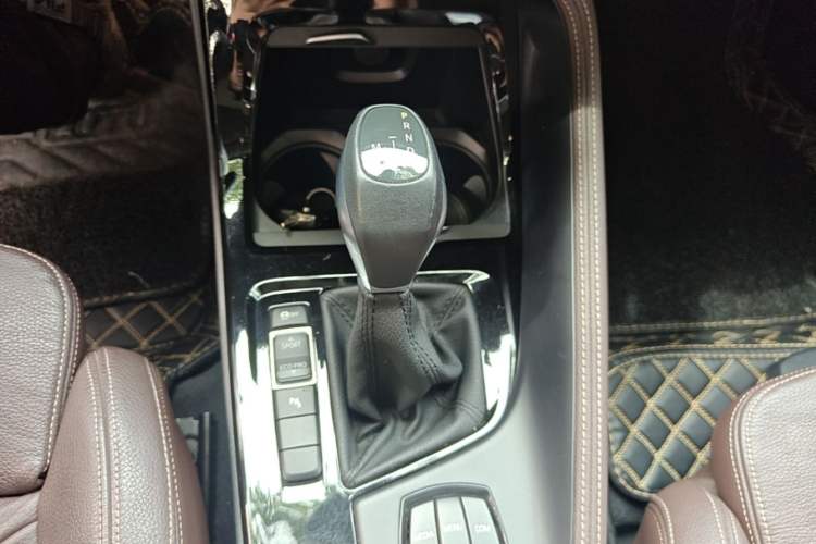 Used BMW X1 2019 sDrive18Li Premium Edition Gear Lever