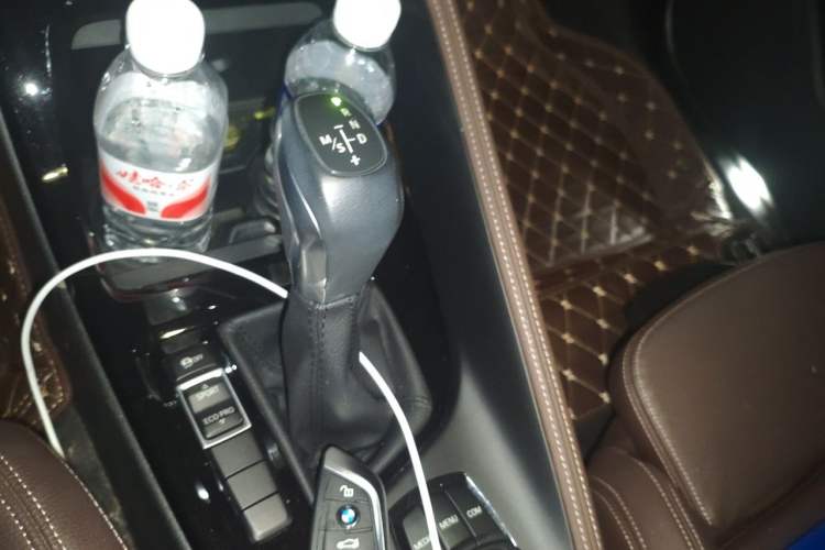 Used BMW X1 2019 sDrive18Li Premium Edition Gear Lever