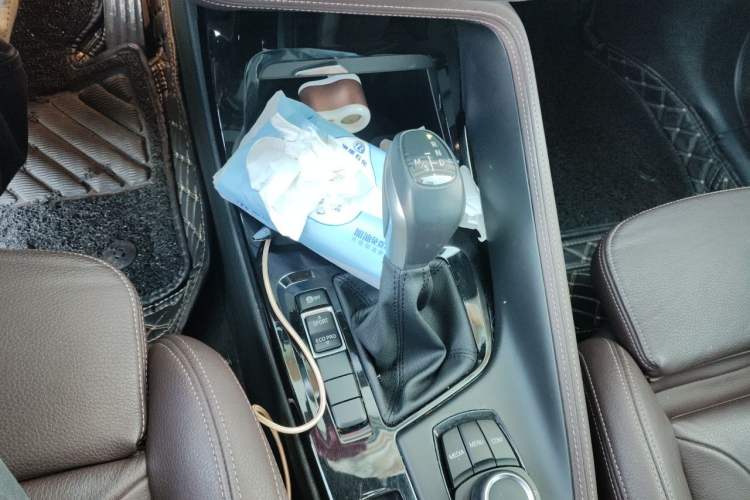 Used BMW X1 2019 sDrive18Li Premium Edition Gear Lever