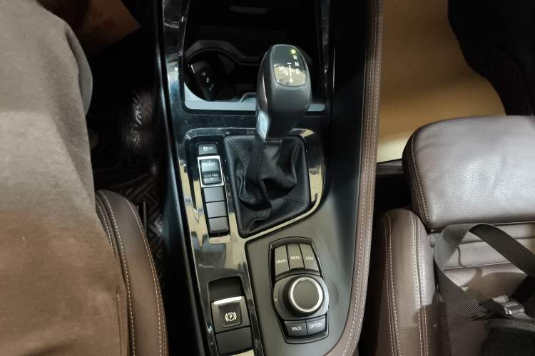 Used BMW X1 2019 sDrive18Li Premium Edition Gear Lever