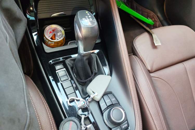 Used BMW X1 2019 sDrive18Li Premium Edition Gear Lever