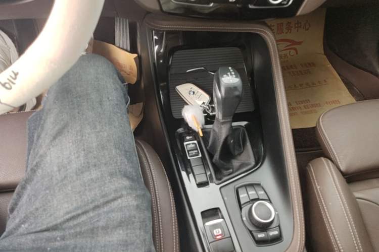 Used BMW X1 2019 sDrive18Li Premium Edition Gear Lever