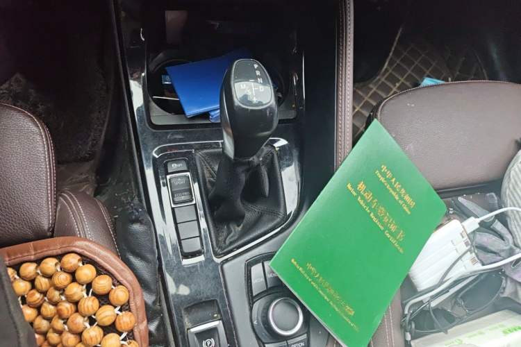 Used BMW X1 2019 sDrive18Li Premium Edition Gear Lever