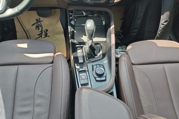Used BMW X1 2019 sDrive18Li Premium Edition Gear Lever