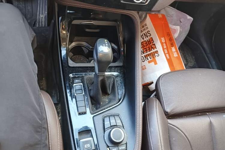 Used BMW X1 2019 sDrive18Li Premium Edition Gear Lever