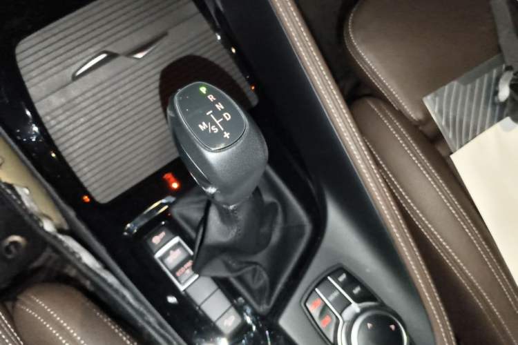 Used BMW X1 2019 xDrive20Li Luxury Model Gear Lever