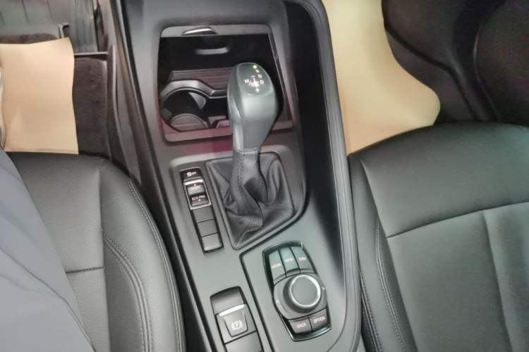 Used BMW X1 2019 sDrive20Li Leading Model Gear Lever