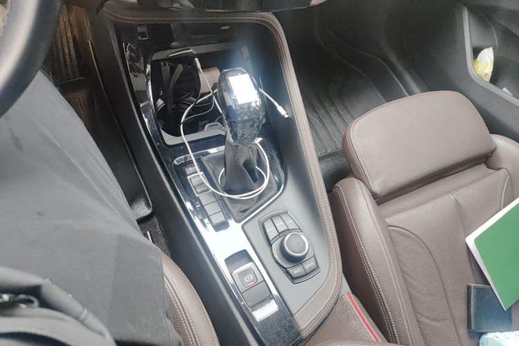 Used BMW X1 2019 sDrive18Li Premium Edition Gear Lever