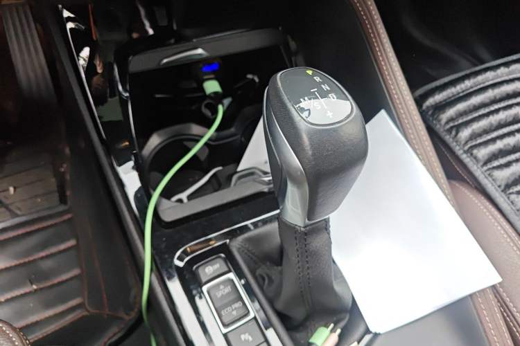 Used BMW X1 2019 sDrive18Li Premium Edition Gear Lever