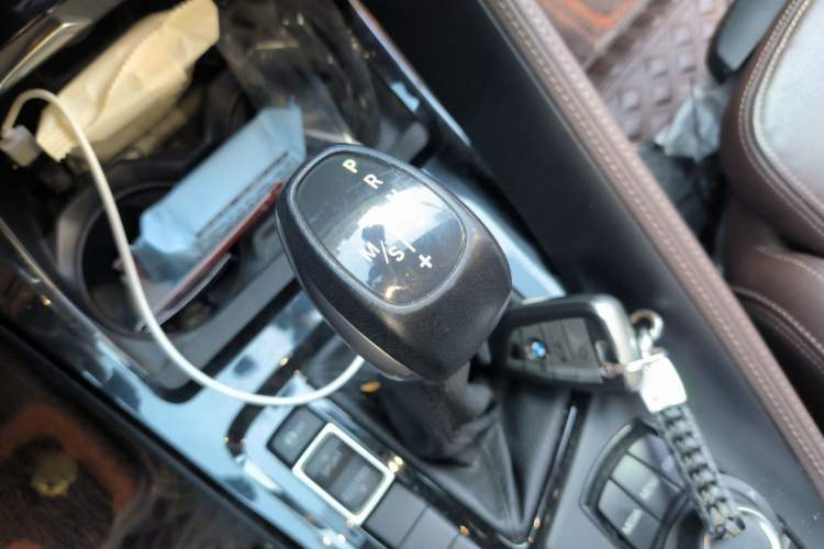 Used BMW X1 2019 sDrive18Li Premium Edition Gear Lever