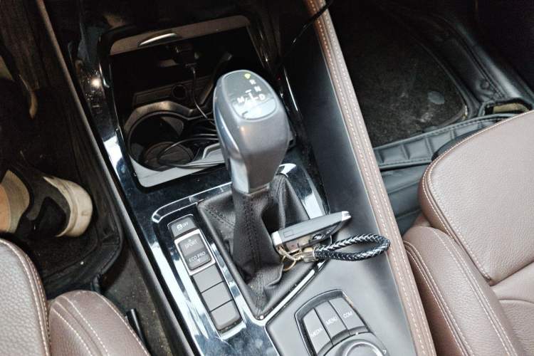 Used BMW X1 2019 sDrive18Li Premium Edition Gear Lever
