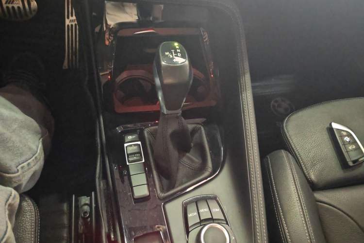 Used BMW X1 2019 sDrive18Li Premium Edition Gear Lever