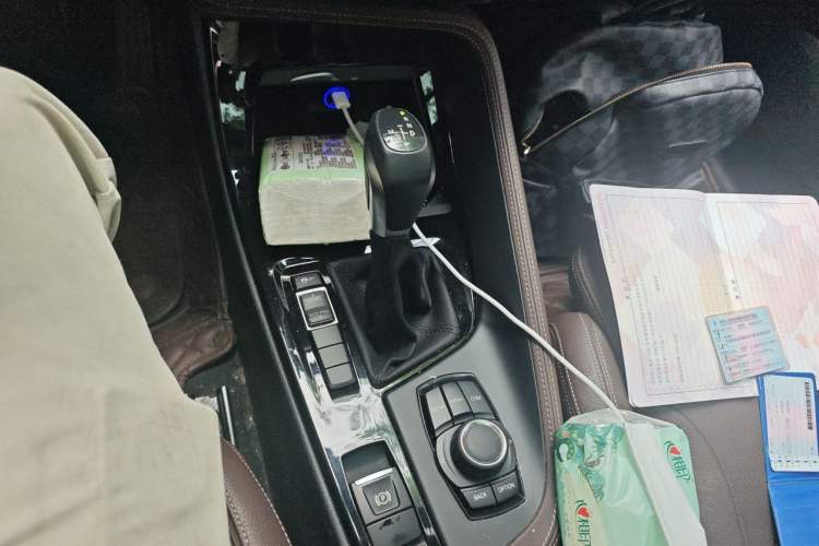 Used BMW X1 2019 sDrive18Li Premium Edition Gear Lever