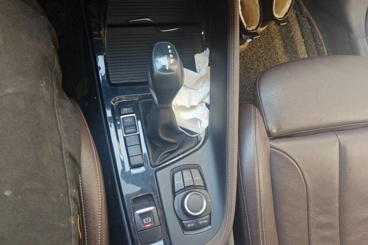 Used BMW X1 2019 sDrive18Li Premium Edition Gear Lever