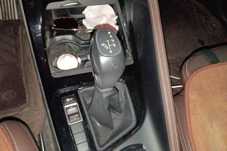 Used BMW X1 2019 sDrive18Li Premium Edition Gear Lever