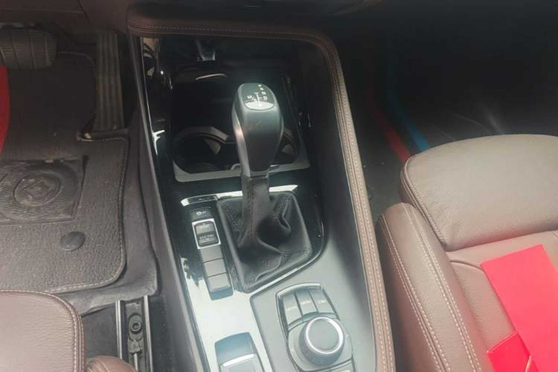 Used BMW X1 2019 sDrive18Li Premium Edition Gear Lever
