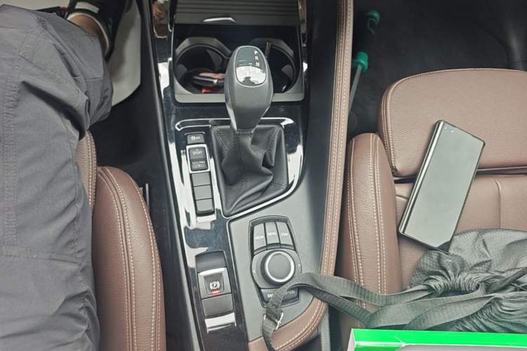 Used BMW X1 2019 sDrive18Li Premium Edition Gear Lever
