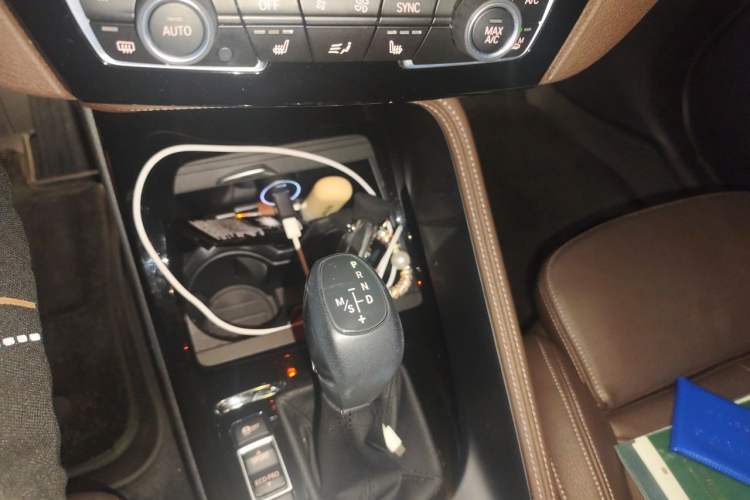 Used BMW X1 2019 xDrive20Li Luxury Model Gear Lever